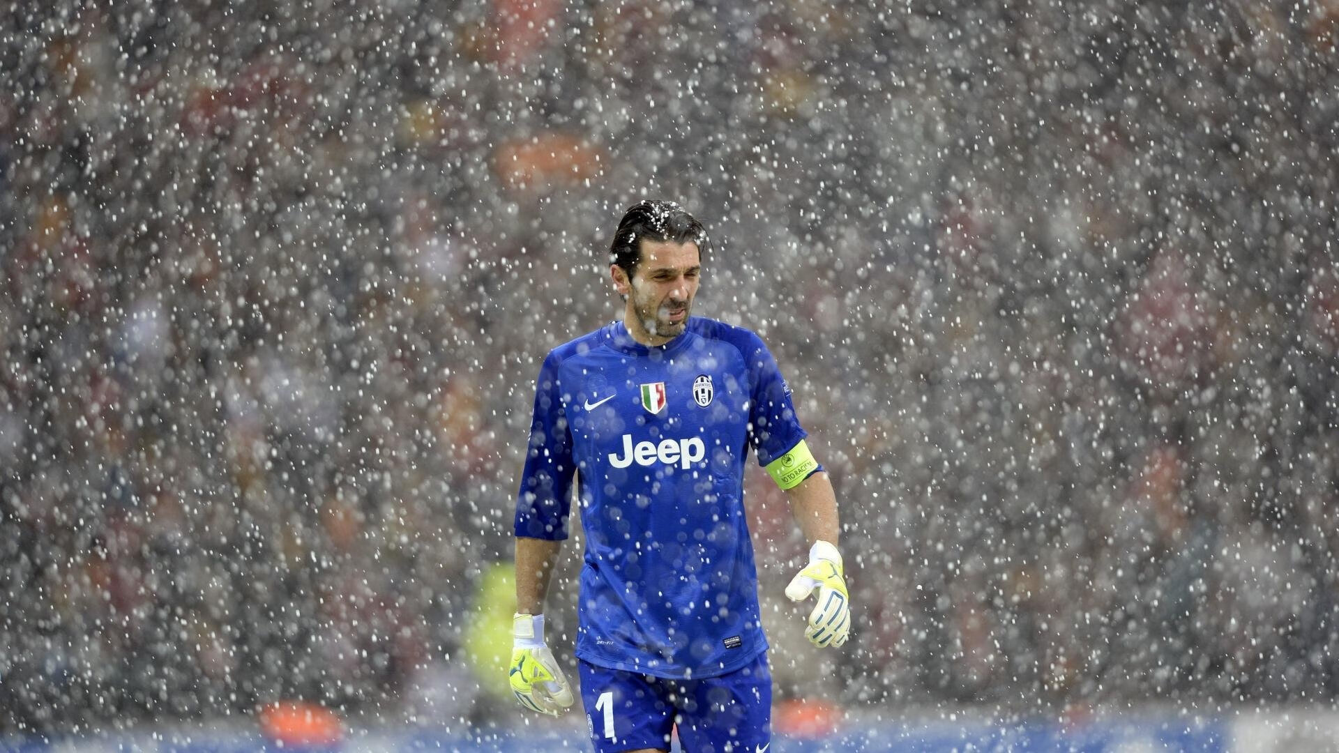 杰拉德:一生红军,遗憾未能捧起英超奖杯,杰拉德足球